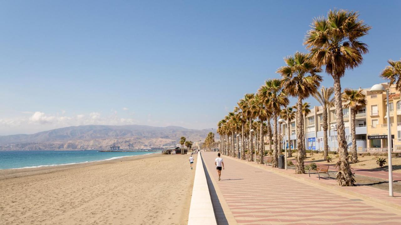 Apartamento Con Vistas Al Mar. Primera Linea De Playa. Aguadulce  Exterior photo